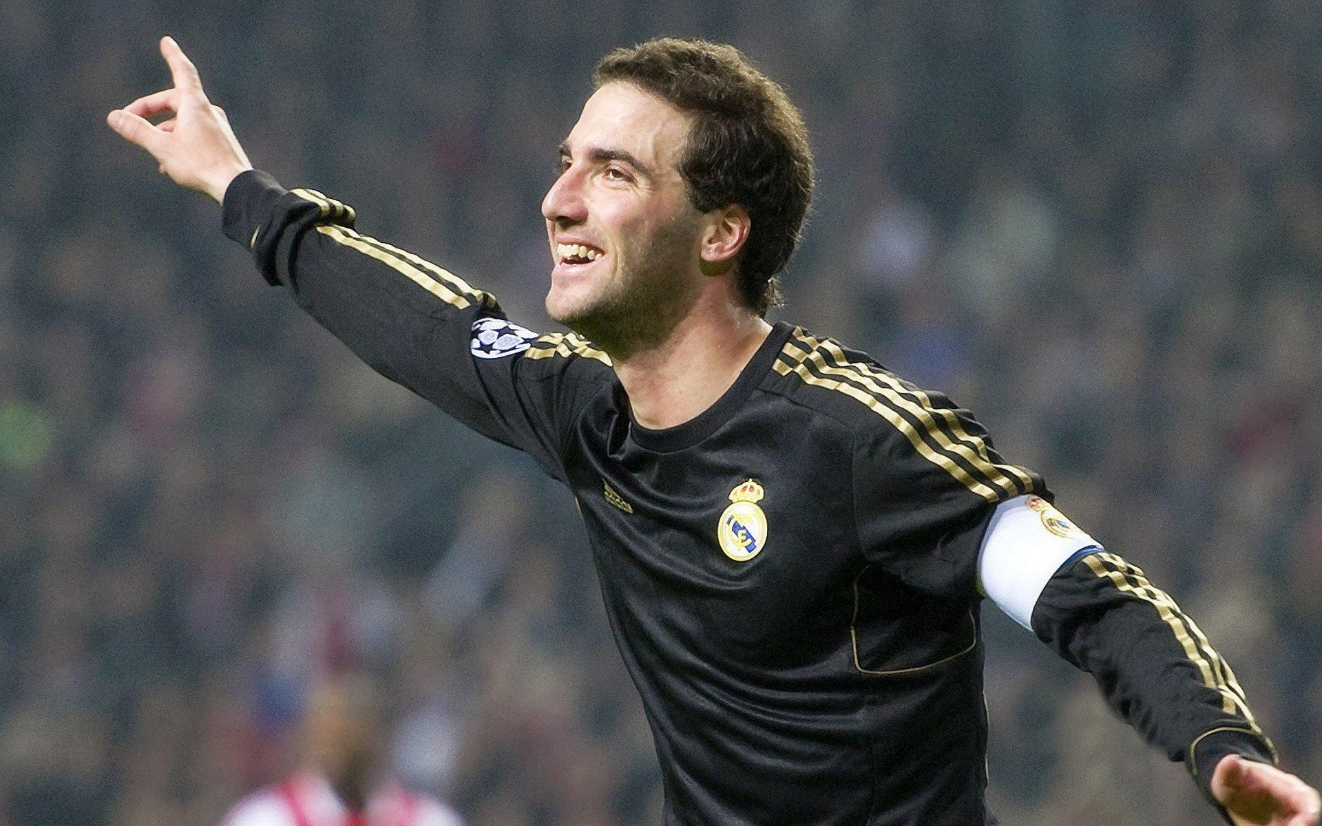 神迹定格！大马丁逆天扑救当选英超赛季最佳，这太极限了！